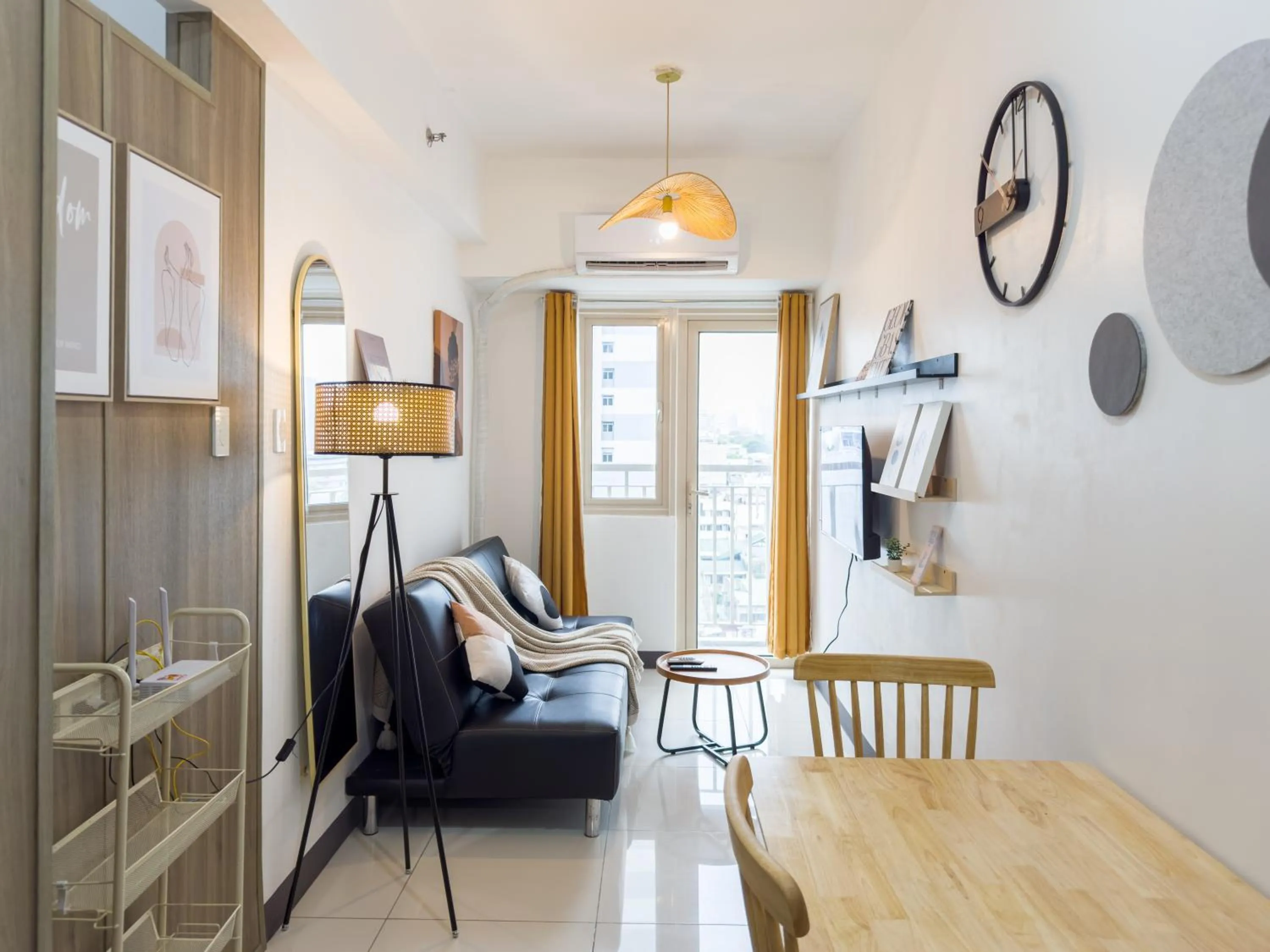 Dining area in GemstoneBR in SMDC Coast Residences