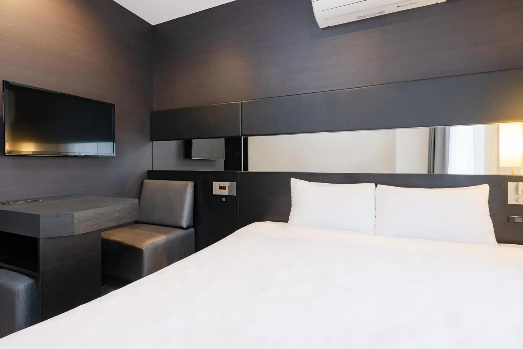 Bed in The OneFive Osaka Namba Dotonbori