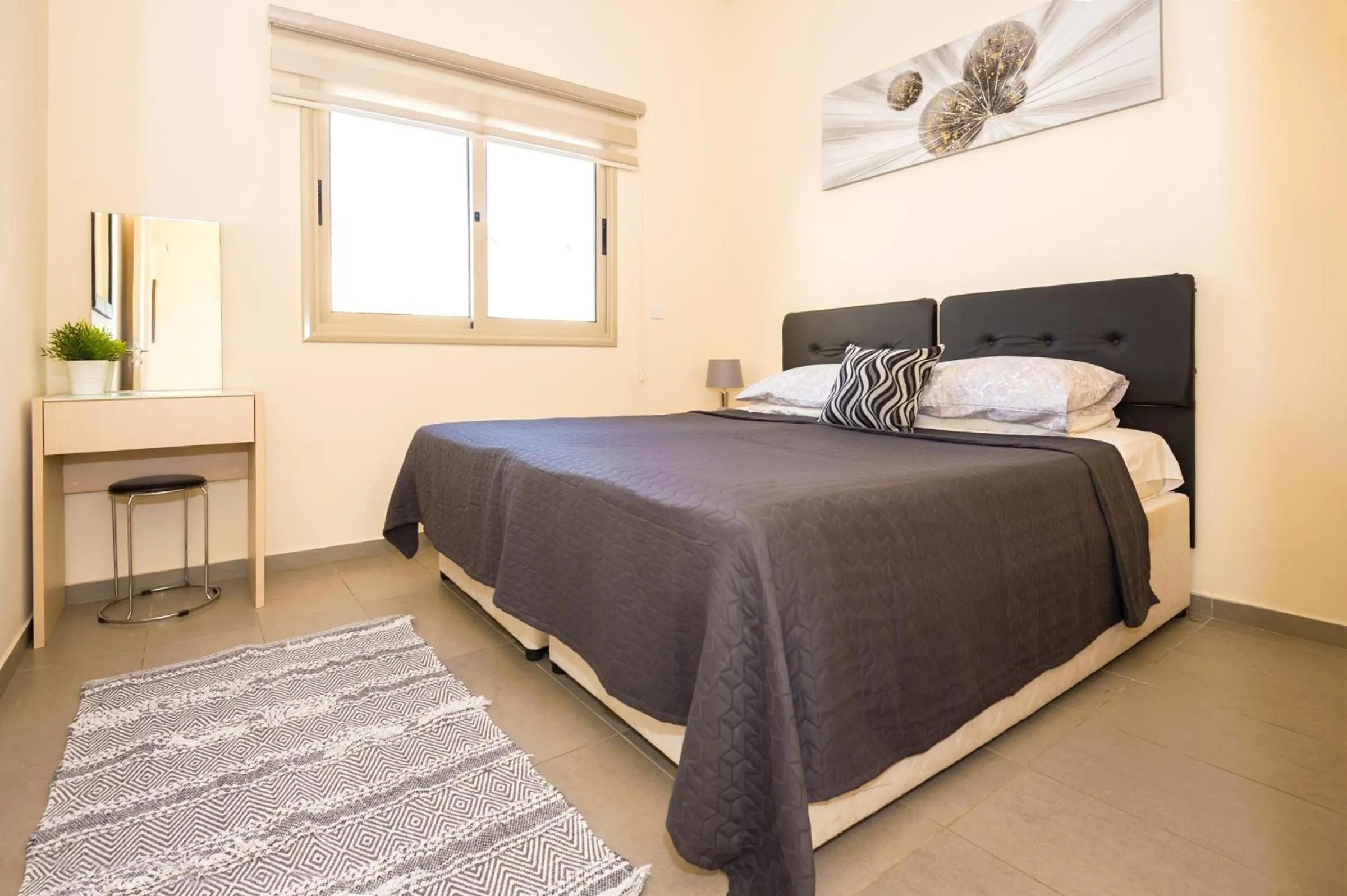 Bed in Bowker Apartment