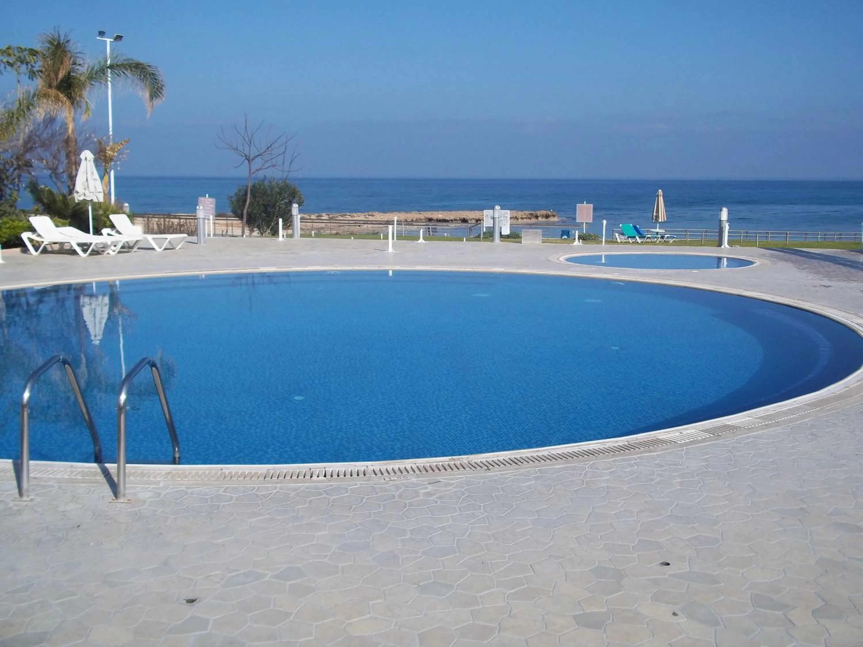 Swimming pool in Bowker Apartment
