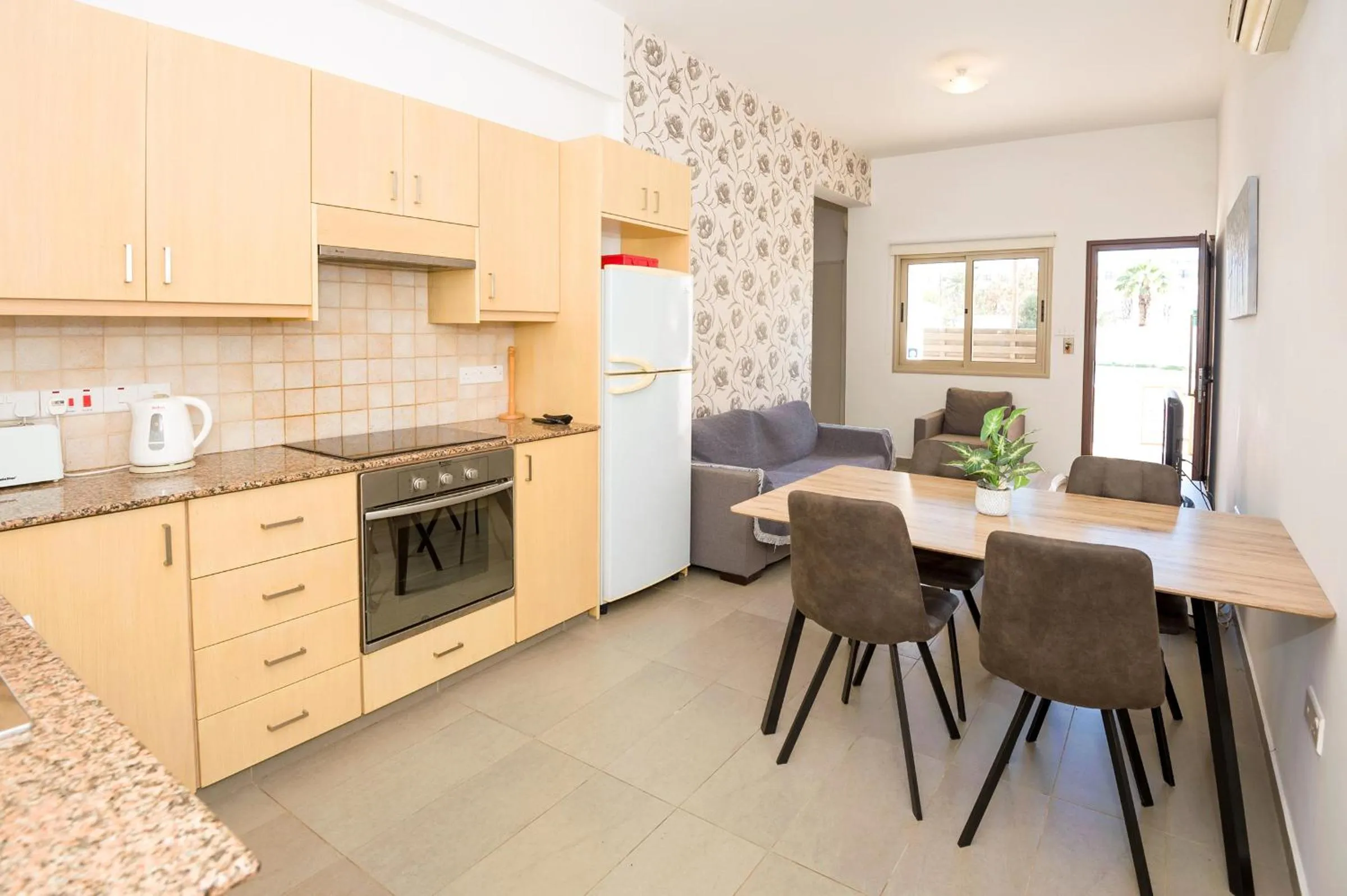 Dining area in Bowker Apartment