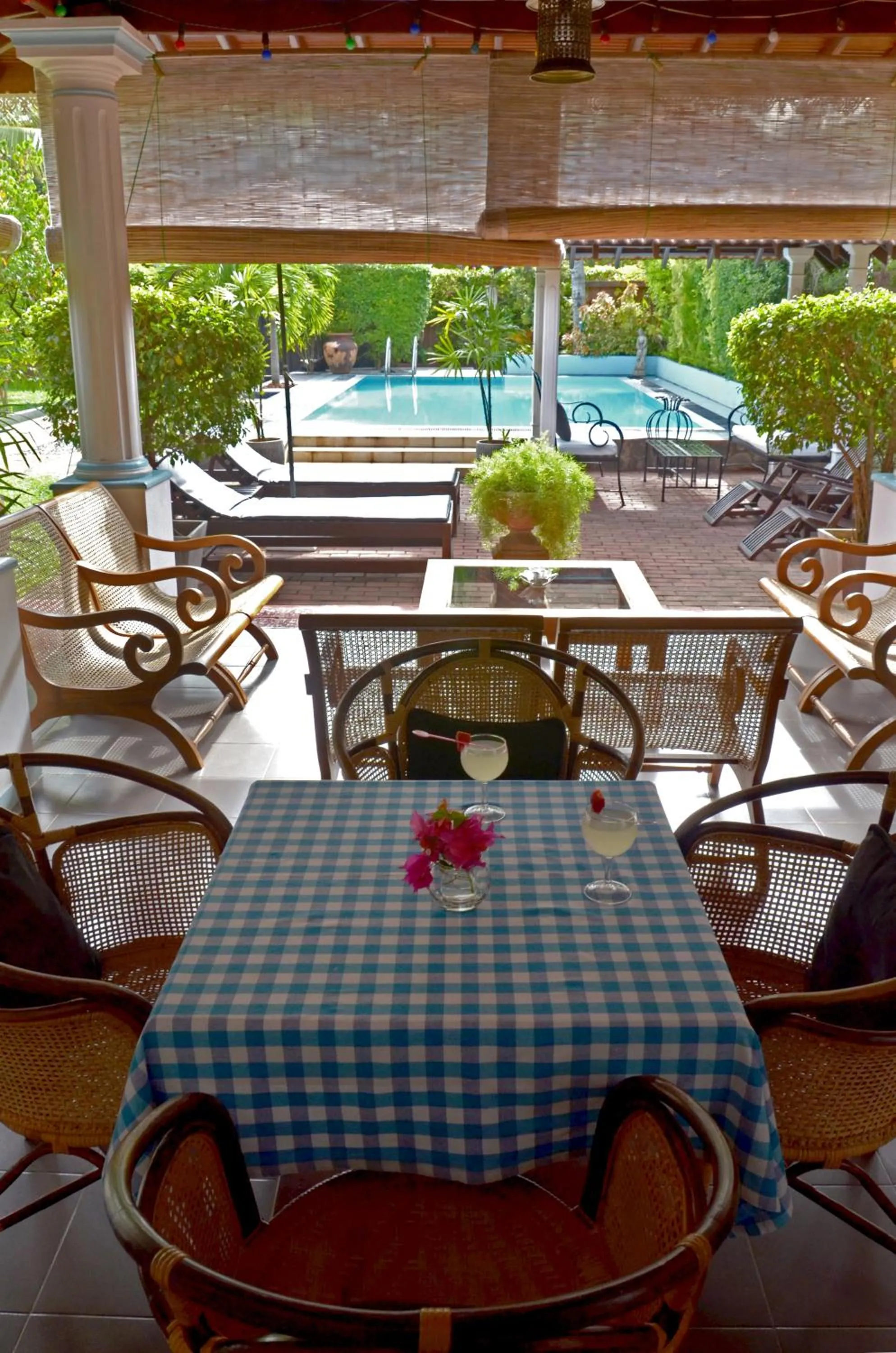 Restaurant/places to eat in Ayubowan Guesthouse