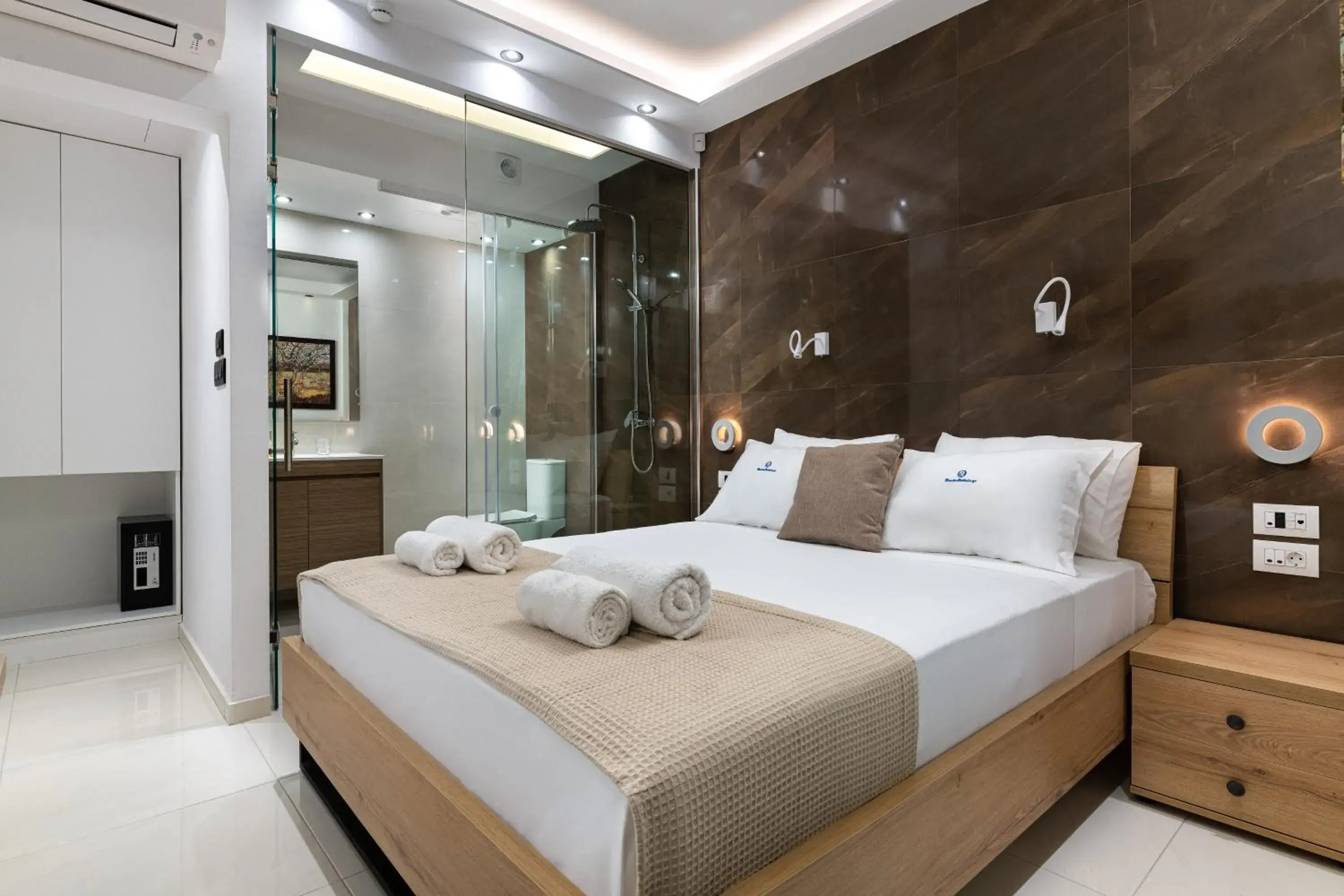 Shower, Bed in Rhodes Skyline Suite with out Door Jacuzzi Sea View A2 Shower, Bed in Rhodes Skyline Suite with out Door Jacuzzi Sea View A2