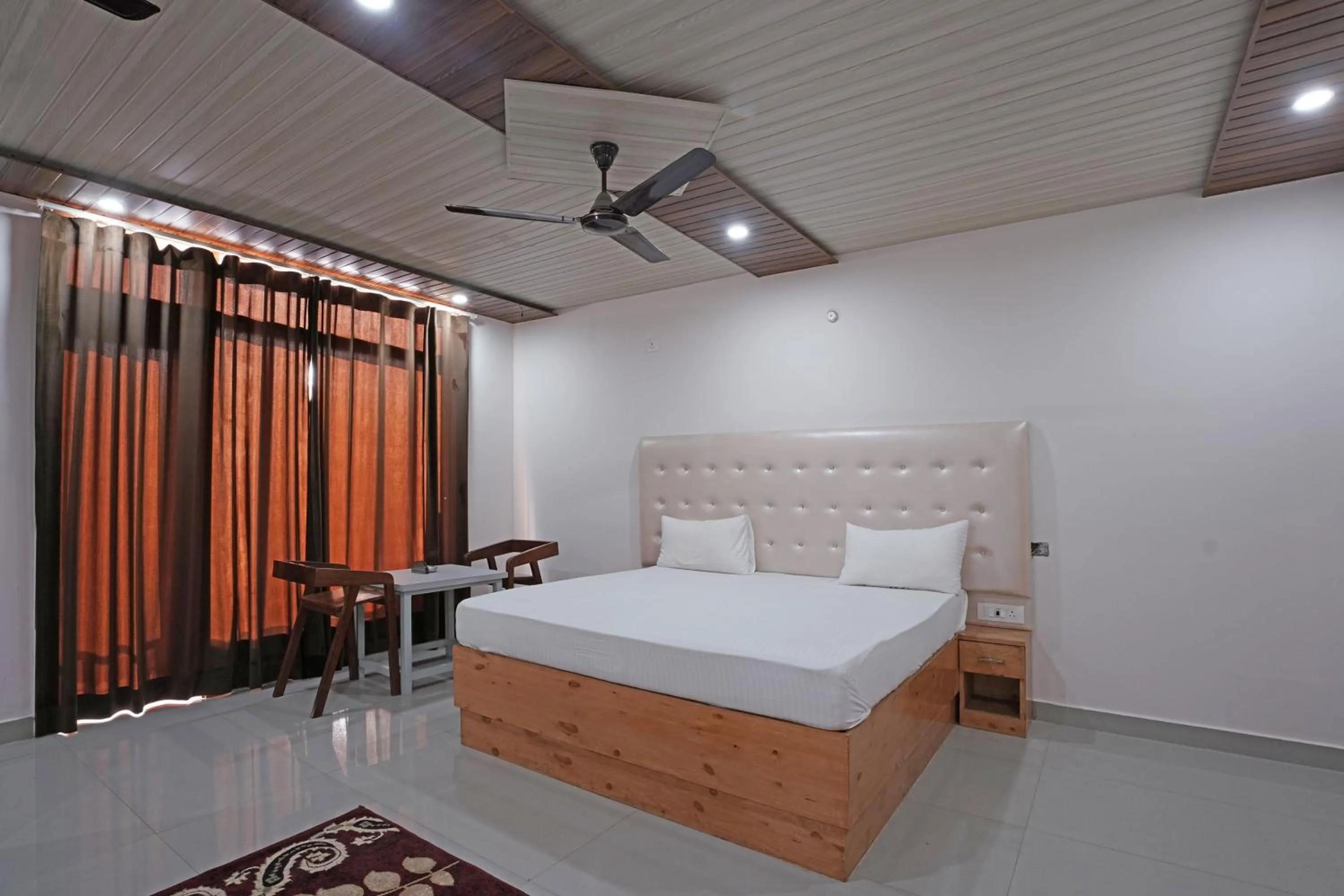 Bedroom, Bed in Hotel O Aditya Residency UK04