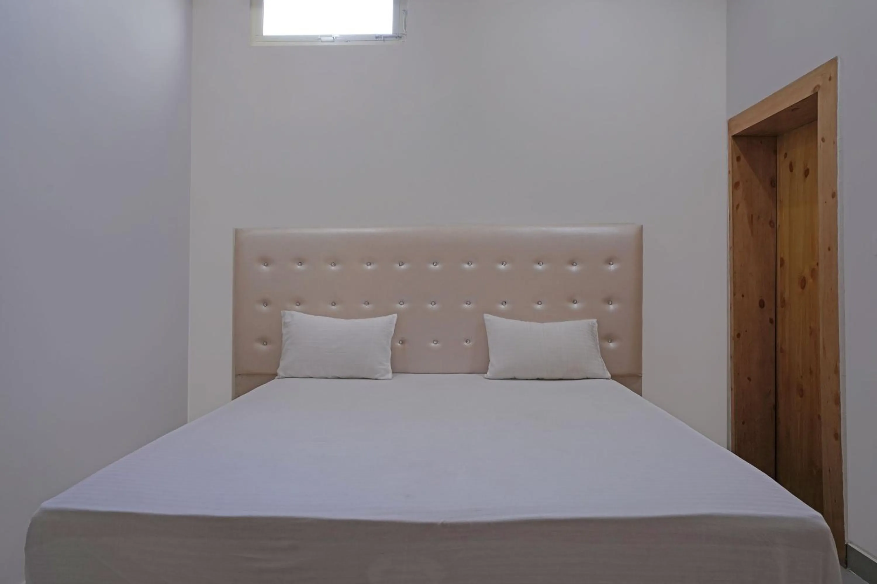 Bedroom, Bed in Hotel O Aditya Residency UK04