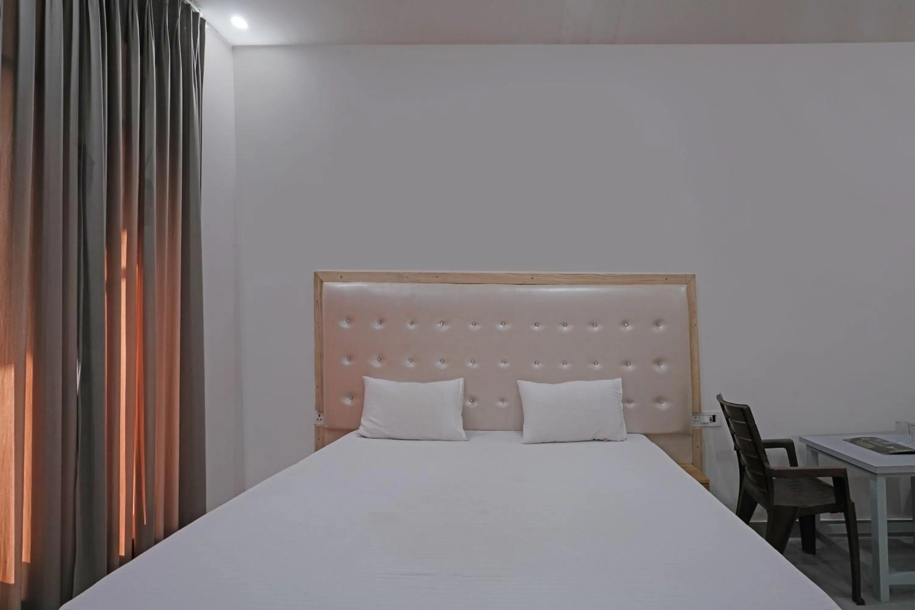 Bedroom, Bed in Hotel O Aditya Residency UK04