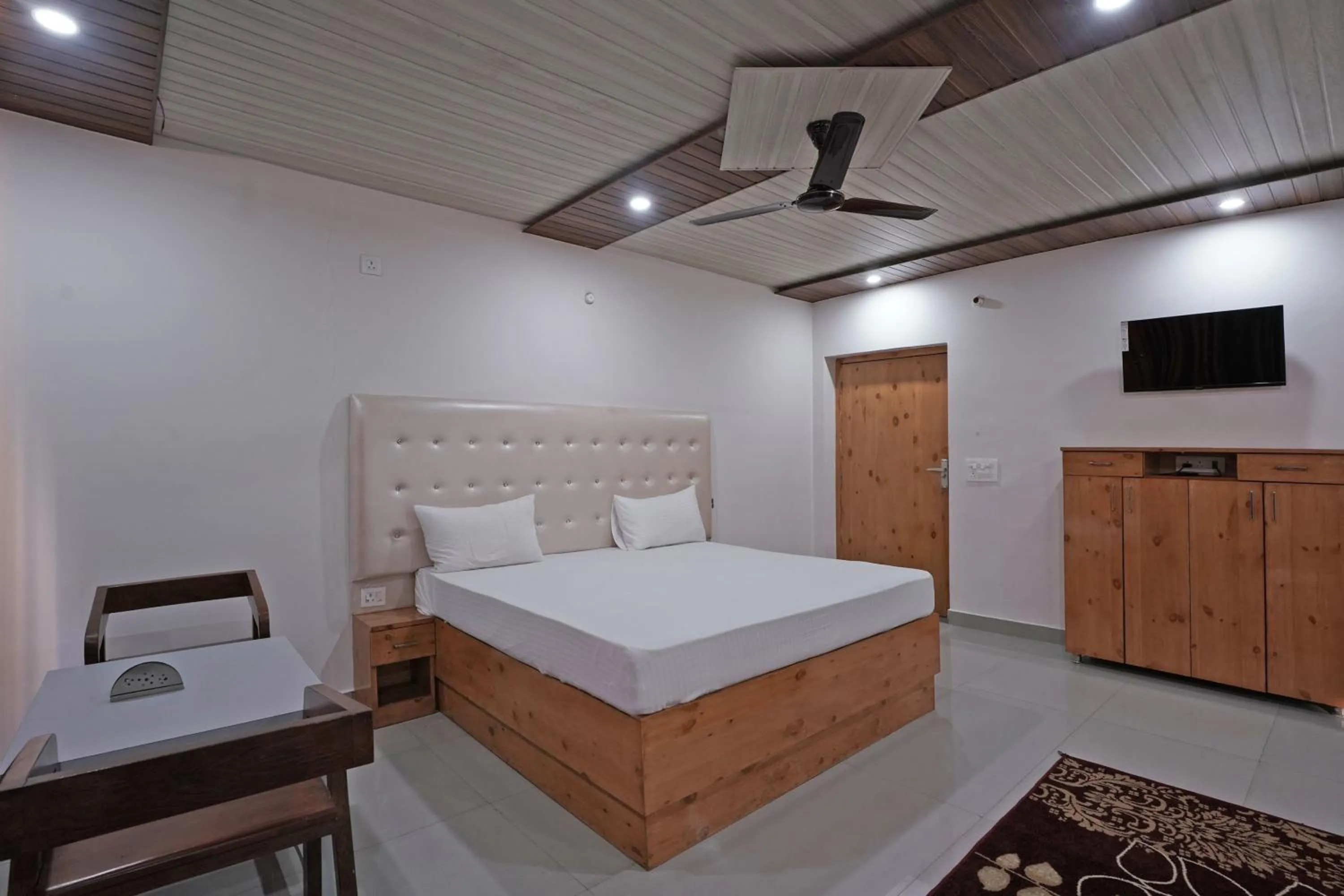 Bedroom, Bed in Hotel O Aditya Residency UK04