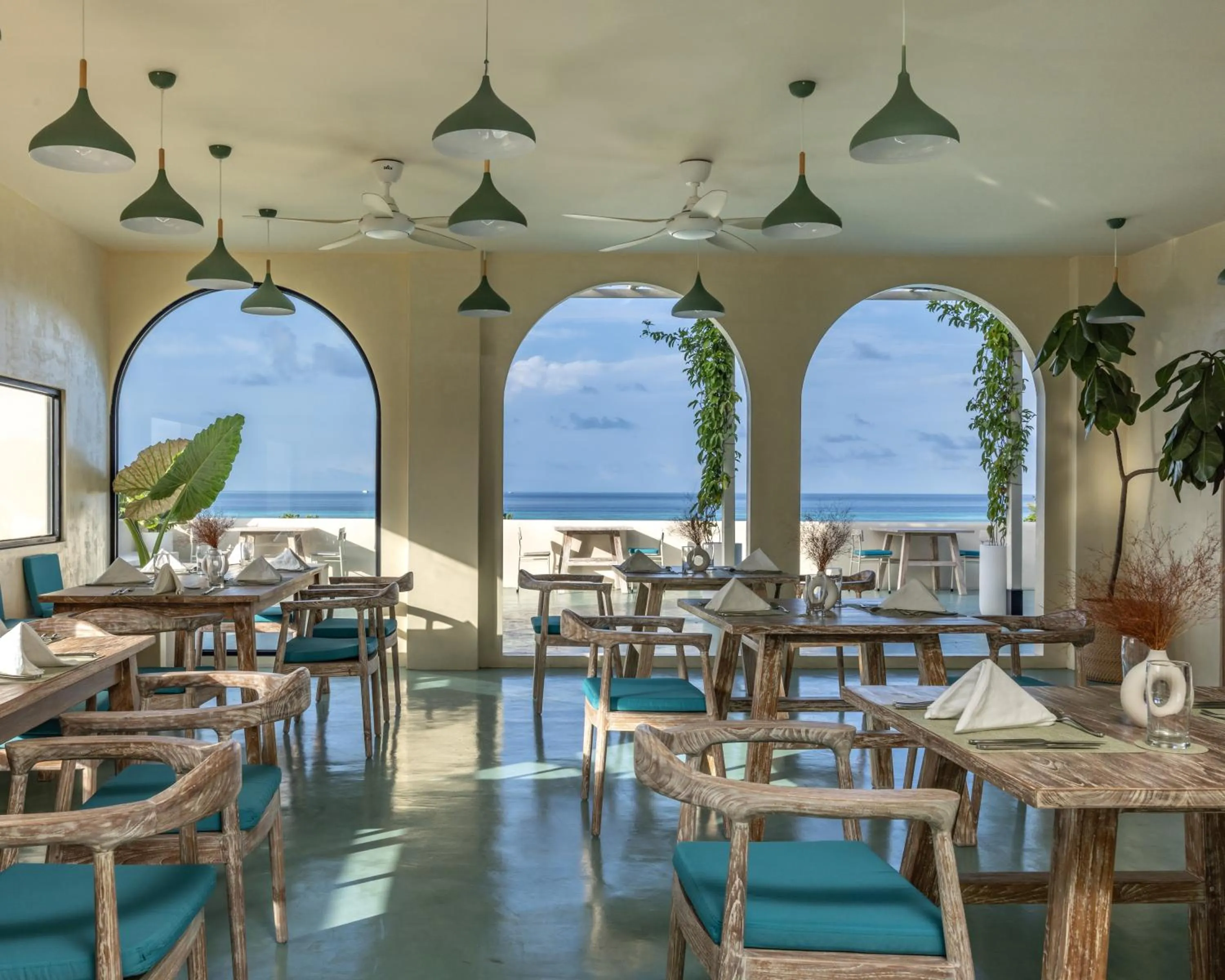 Restaurant/places to eat in Isla Retreat
