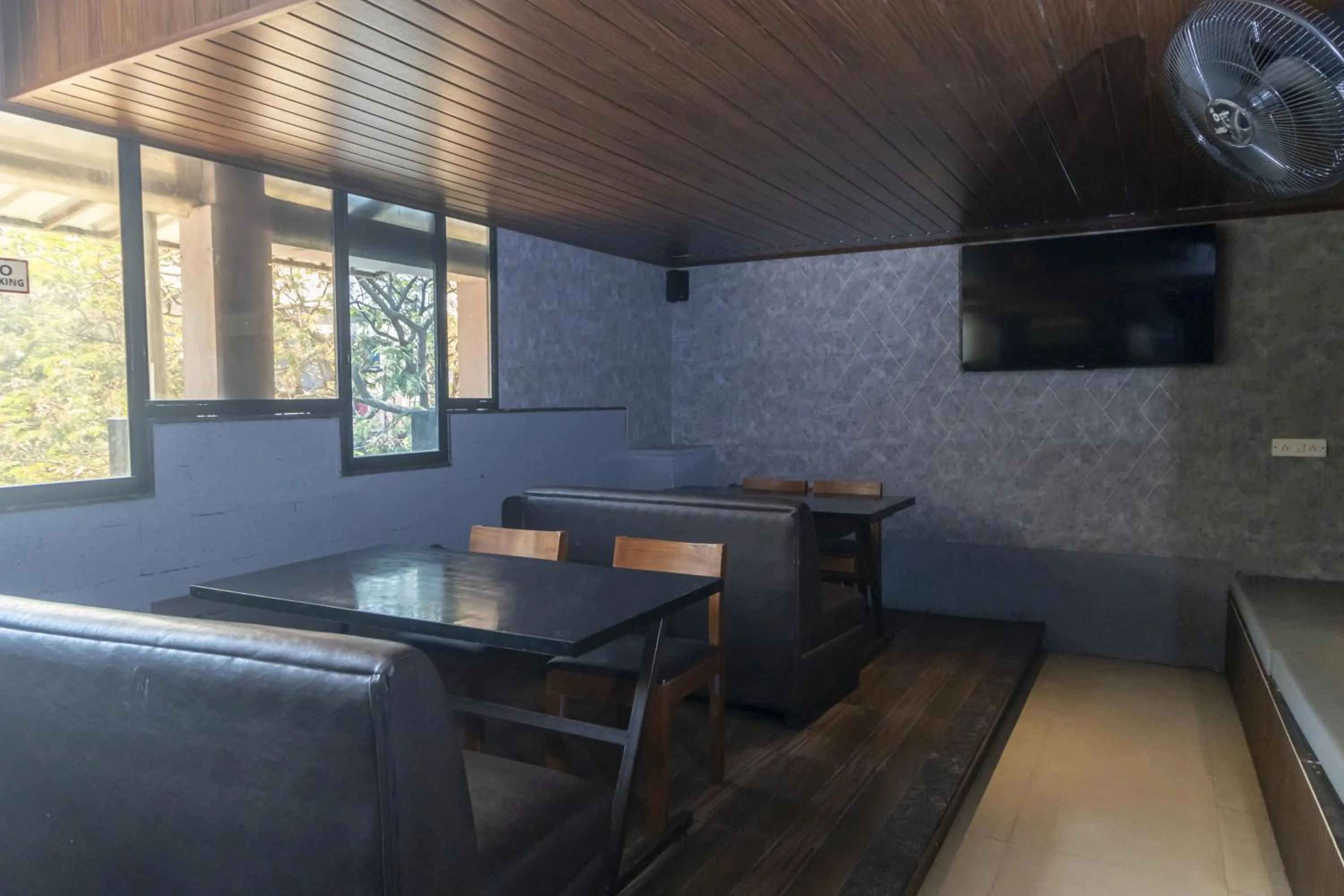 Restaurant/places to eat in Hotel Telehaus International