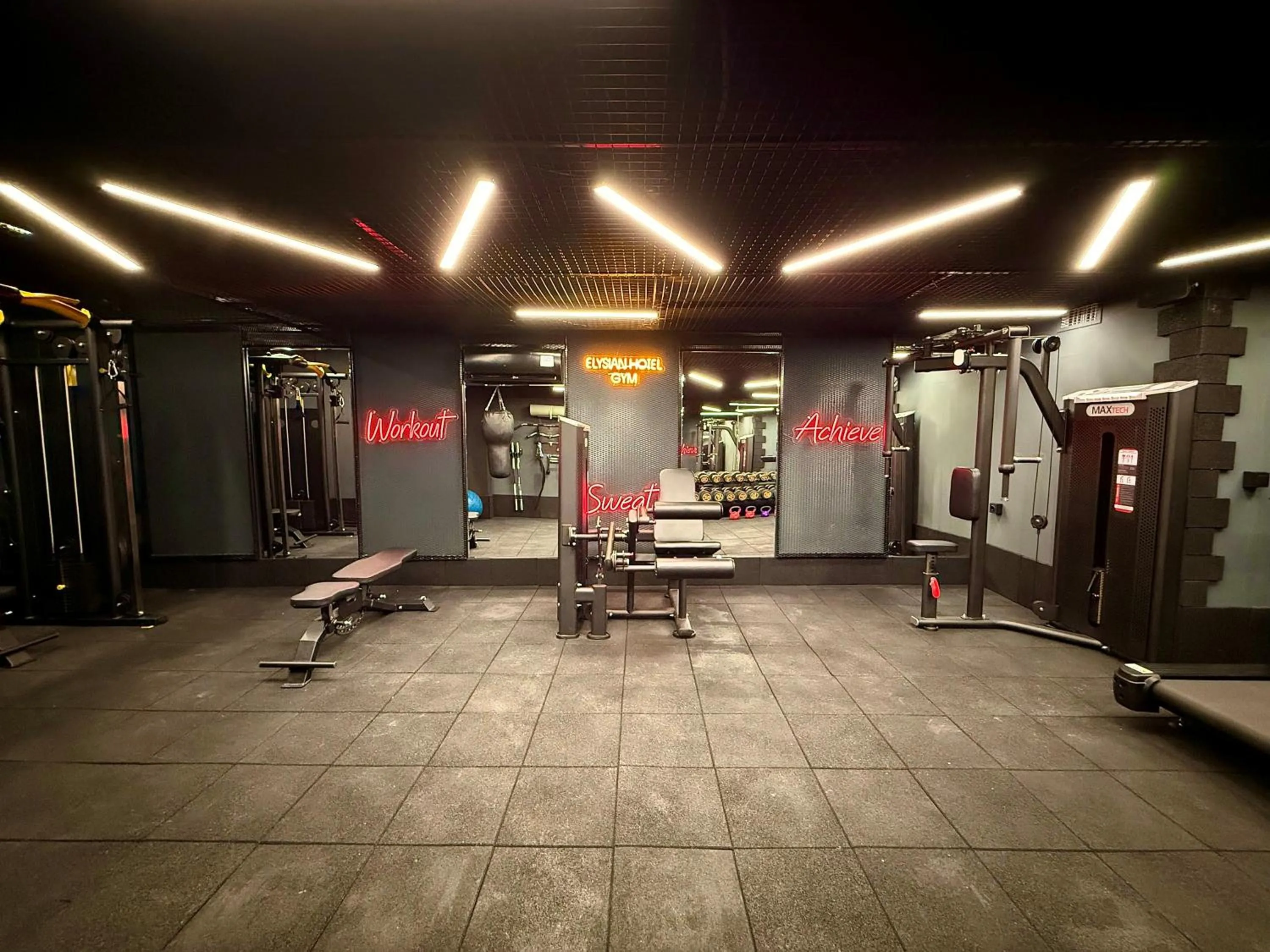 Fitness centre/facilities in Elysian Airport Hotel & Restaurant