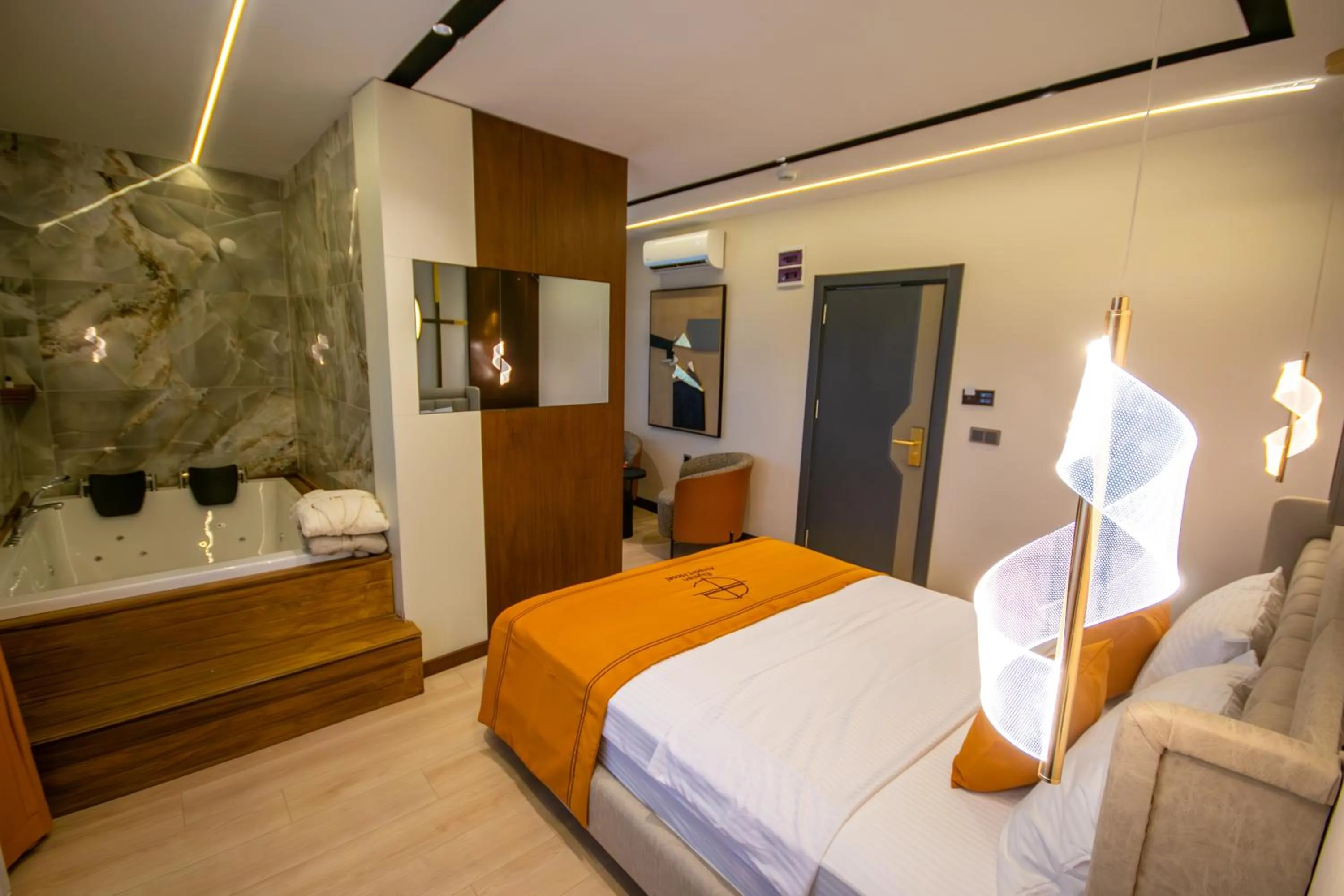 Deluxe King Room in Elysian Airport Hotel & Restaurant