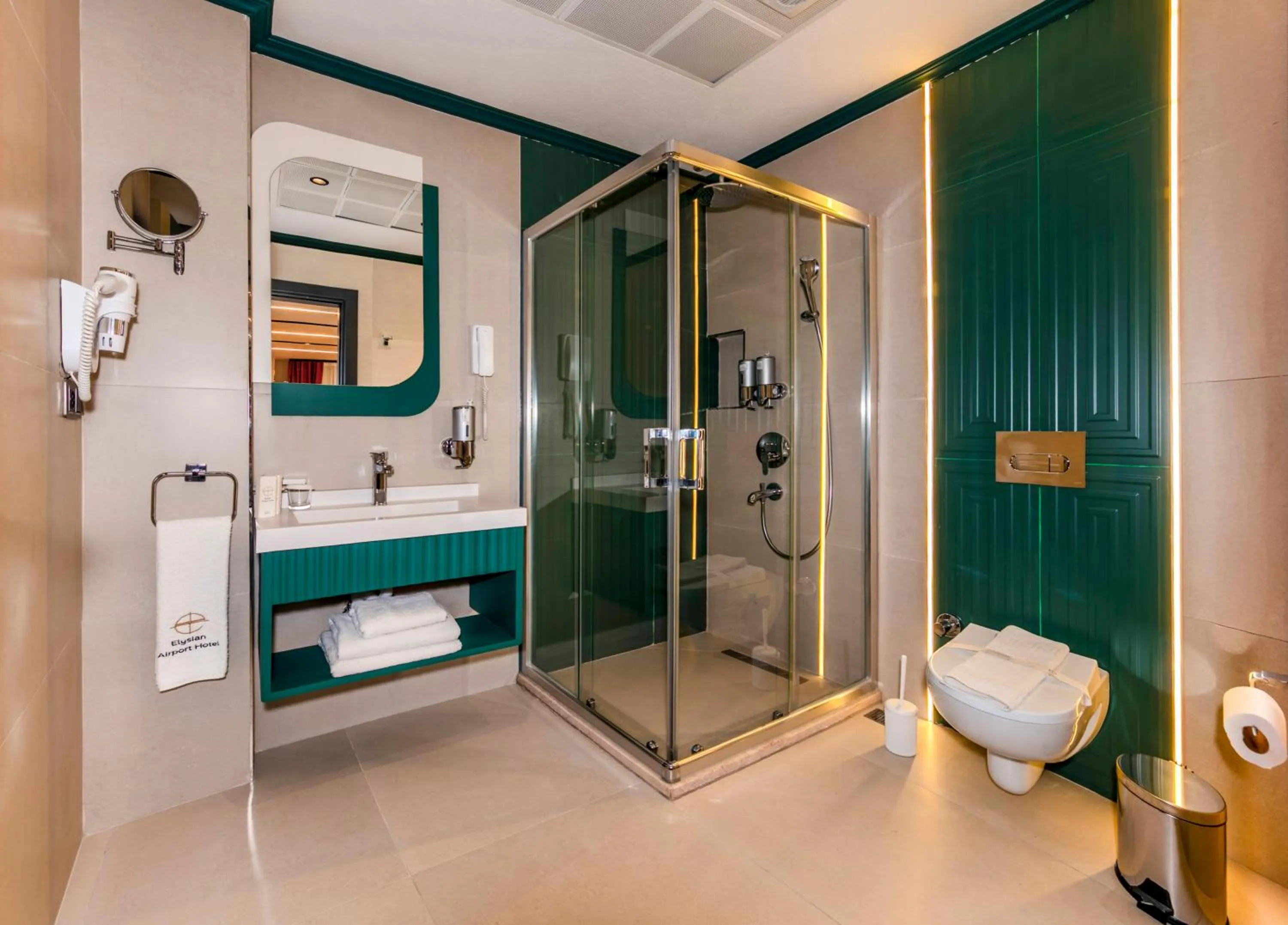 Bathroom in Elysian Airport Hotel & Restaurant