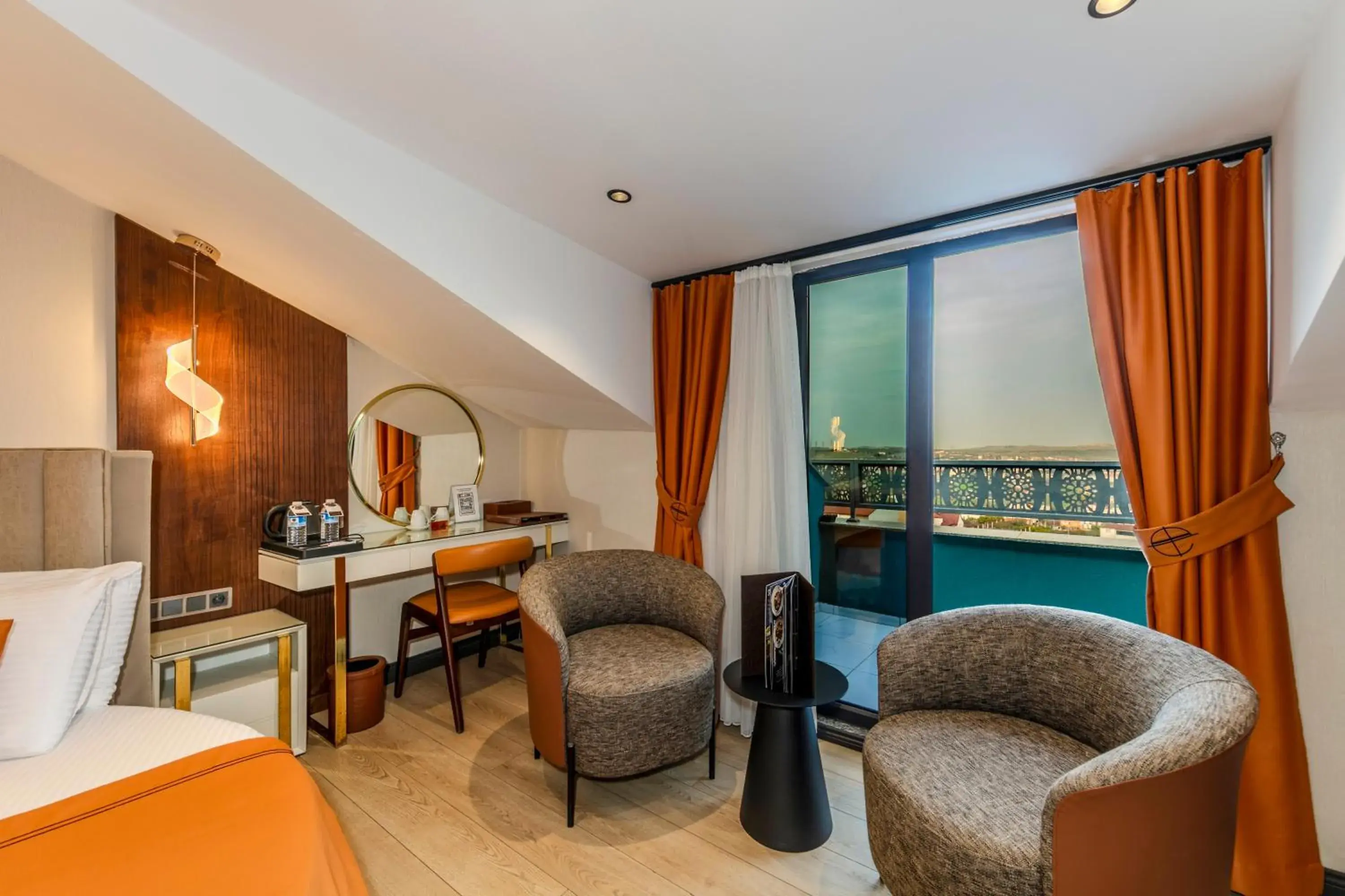 Bed in Elysian Airport Hotel & Restaurant Bed in Elysian Airport Hotel & Restaurant