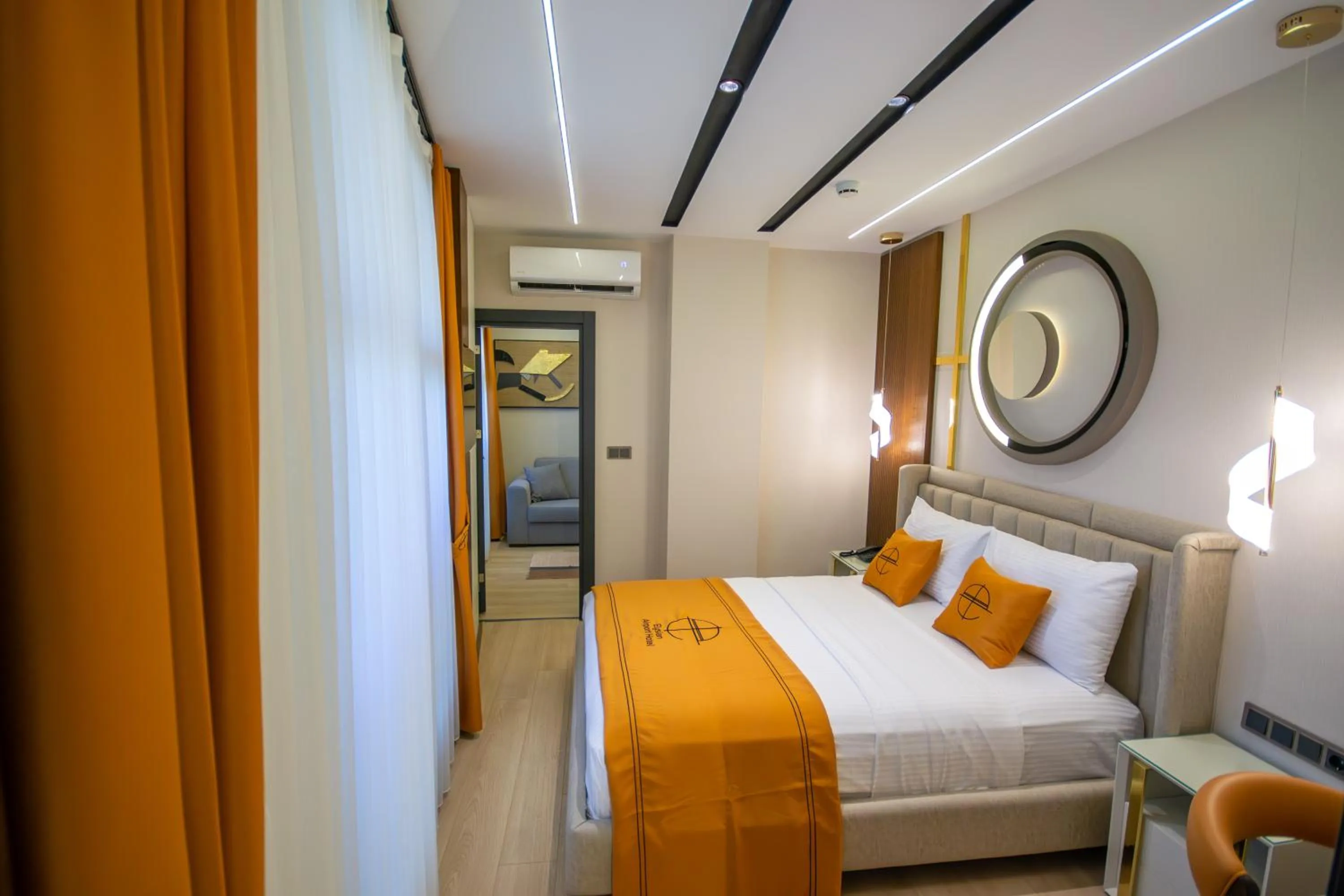 Junior Suite in Elysian Airport Hotel & Restaurant