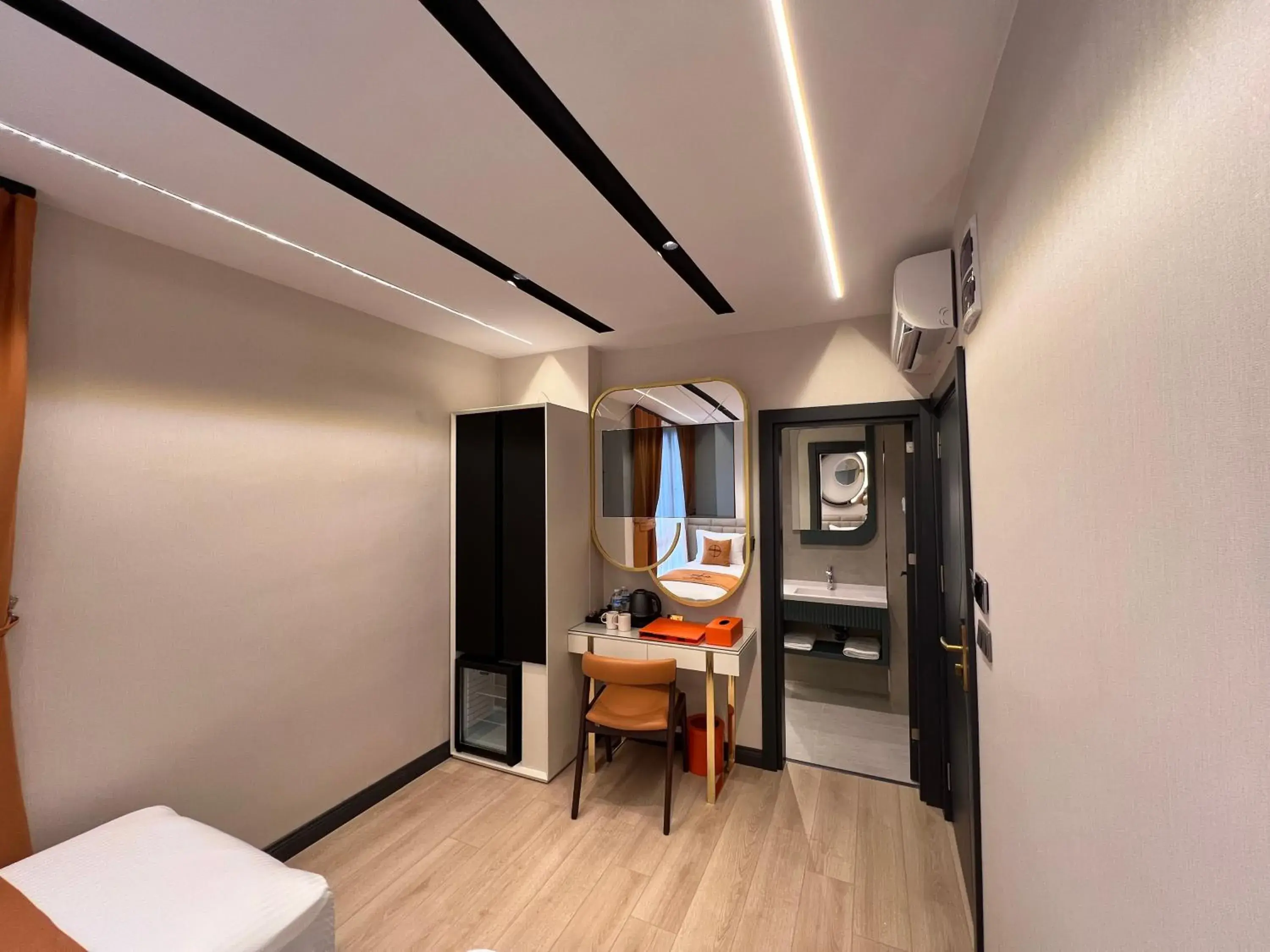 Standard Twin Room in Elysian Airport Hotel & Restaurant Standard Twin Room in Elysian Airport Hotel & Restaurant