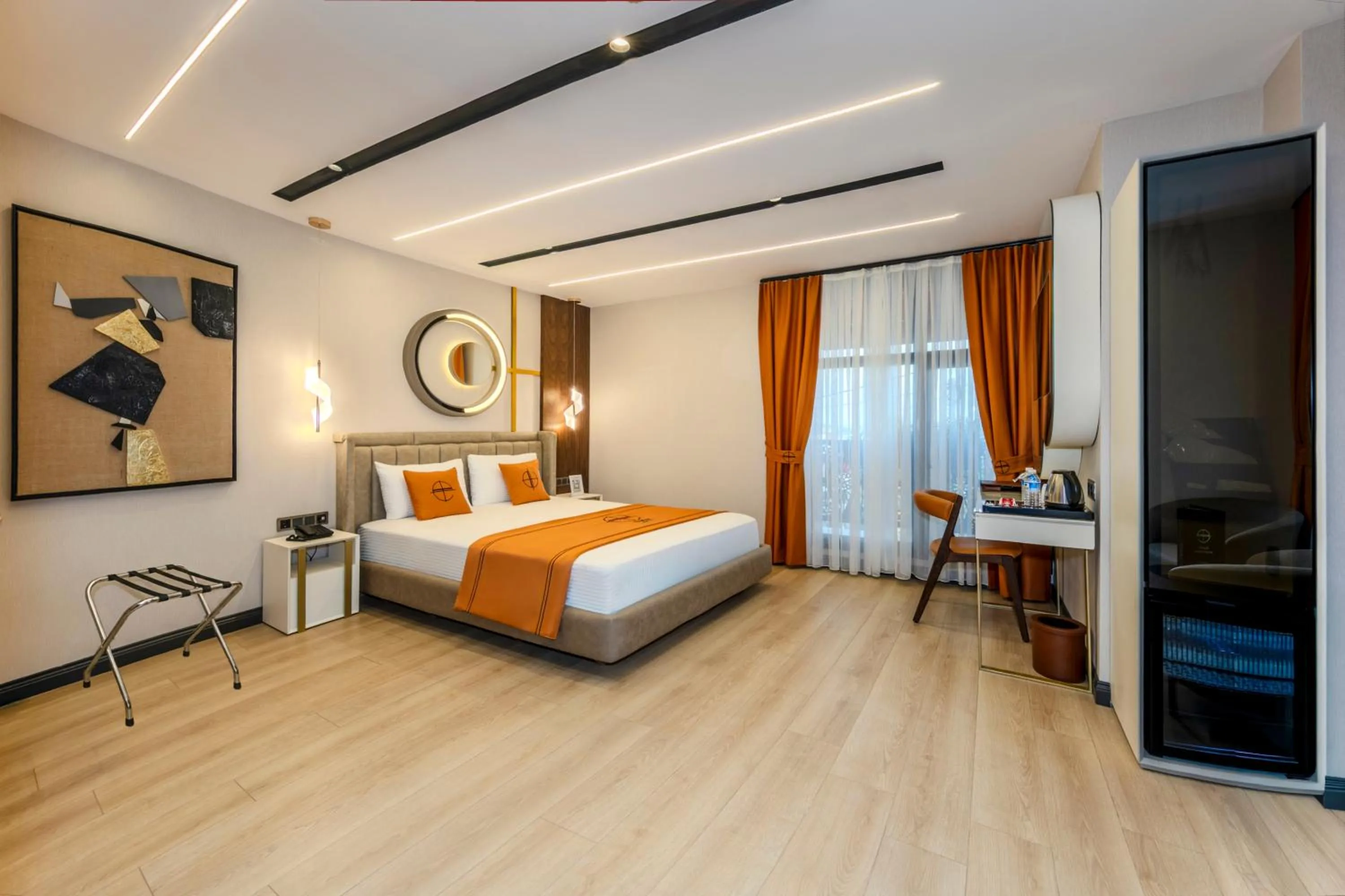 Photo of the whole room, Bed in Elysian Airport Hotel & Restaurant