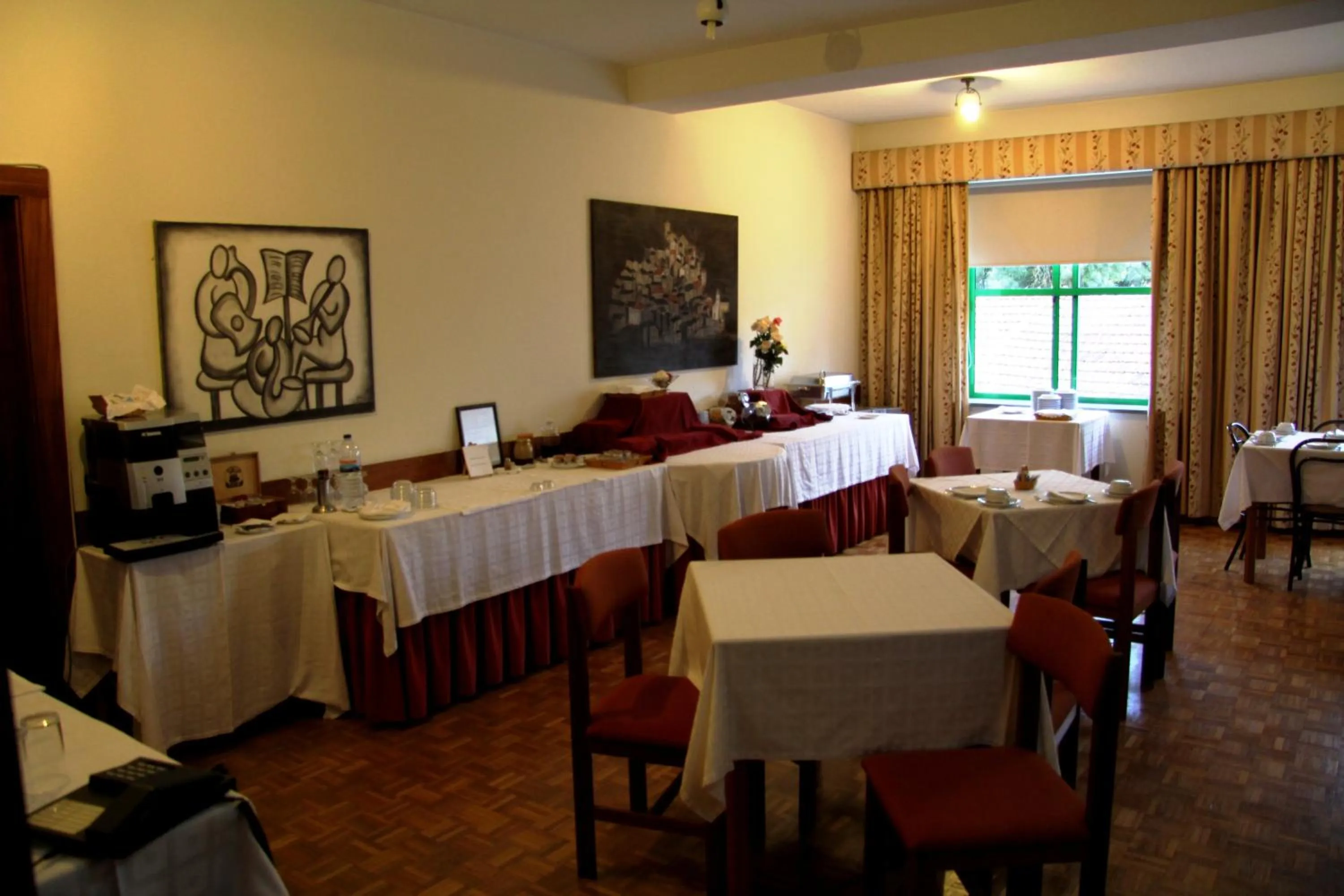 Restaurant/places to eat, Bed in Hotel de Arganil