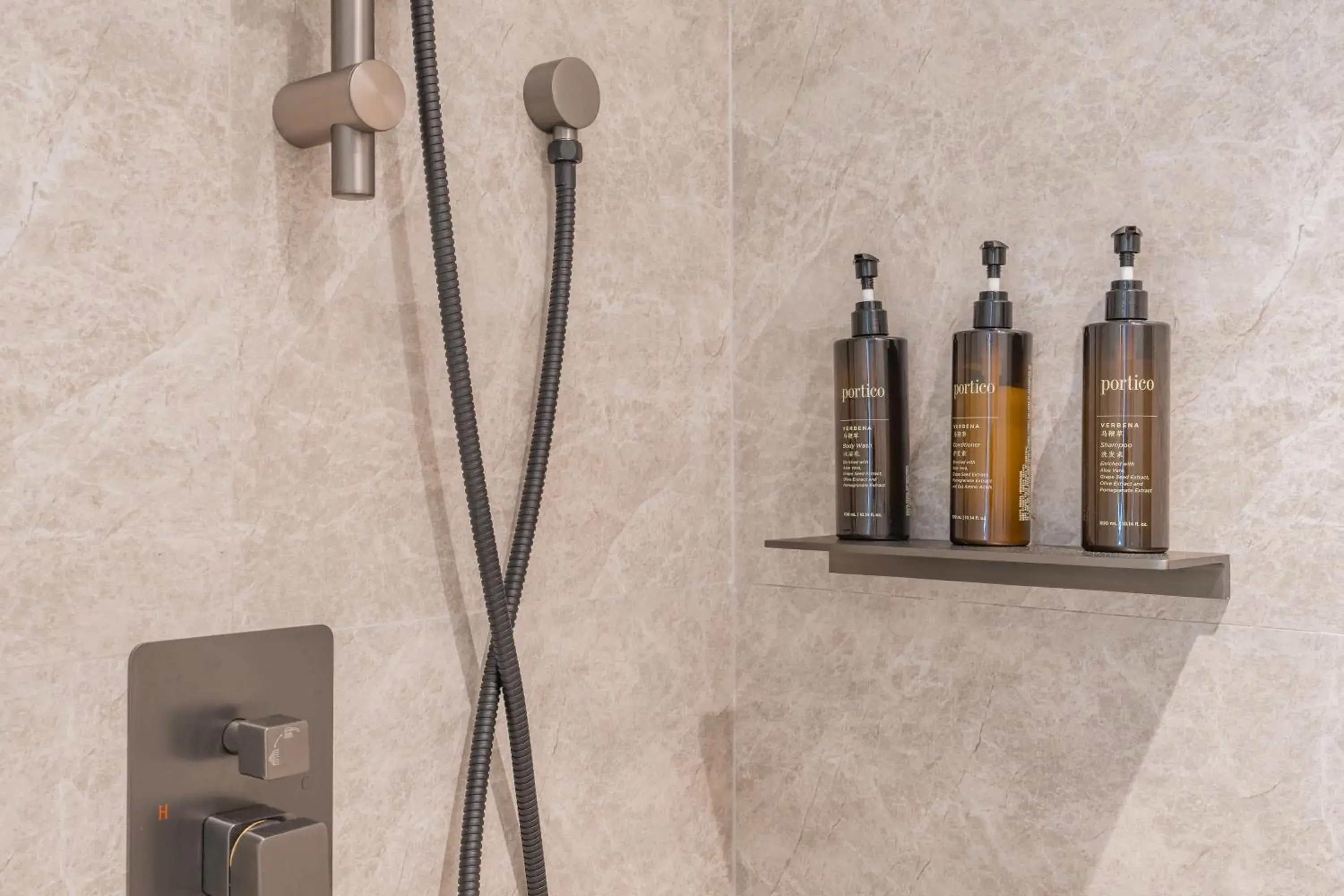 Executive King Room in UrCove by HYATT Hangzhou Riverside CBD Executive King Room in UrCove by HYATT Hangzhou Riverside CBD