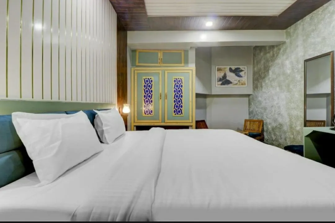 Bed in Hi hotel By Madras
