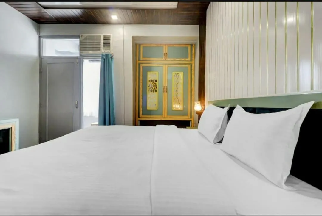 Bed in Hi hotel By Madras