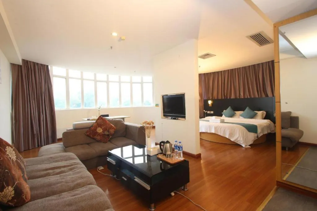 Bed in Yian Business Hotel