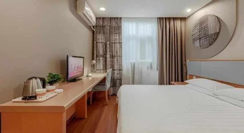 Bed in Home Inn Hotel Chengdu Gaoshengqiao Subway Station