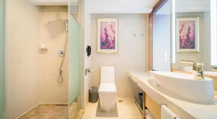 Lavande Hotel Wuhan Houhu Avenue Xingye Road