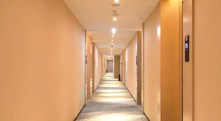 Lavande Hotel Wuhan Houhu Avenue Xingye Road