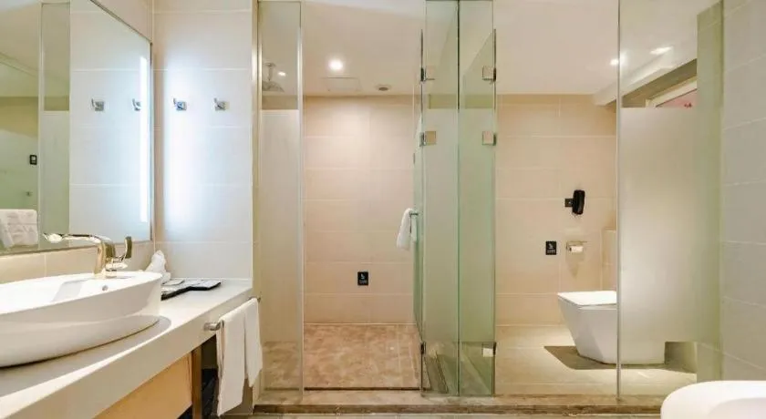 Lavande Hotel Wuhan Houhu Avenue Xingye Road