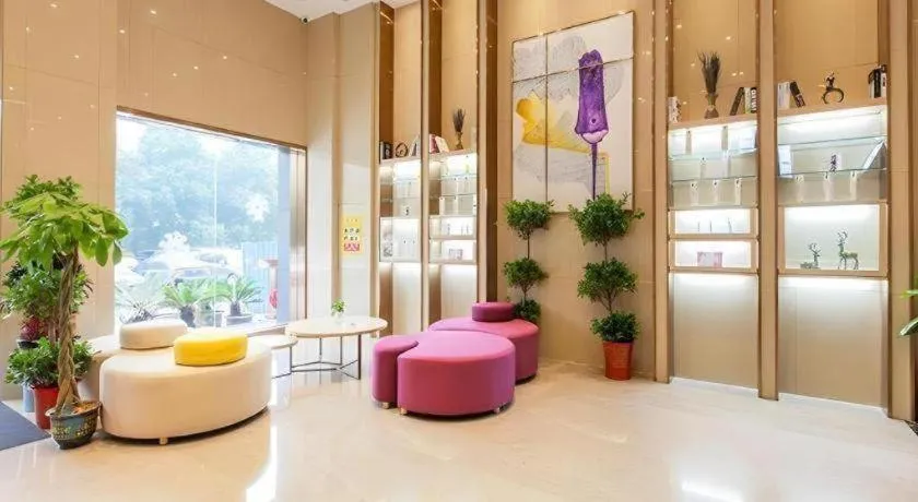 Lavande Hotel Wuhan Houhu Avenue Xingye Road