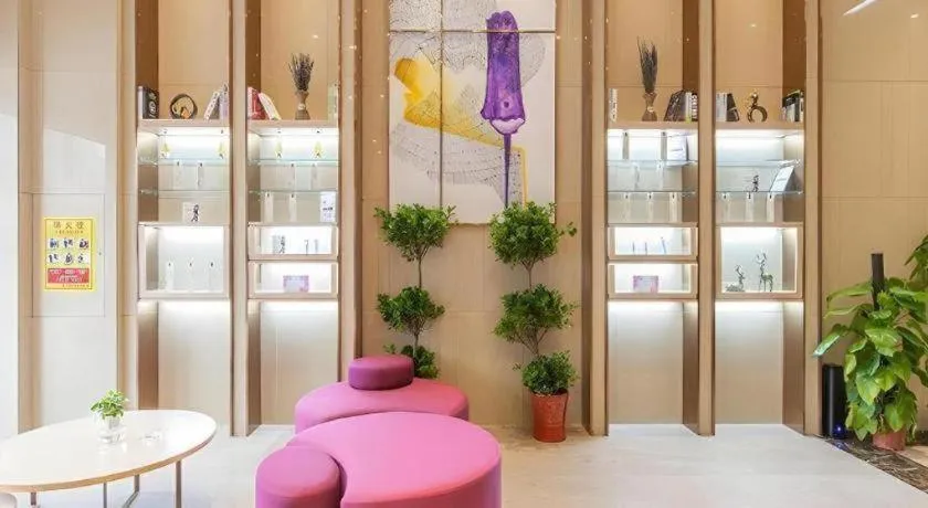 Lavande Hotel Wuhan Houhu Avenue Xingye Road