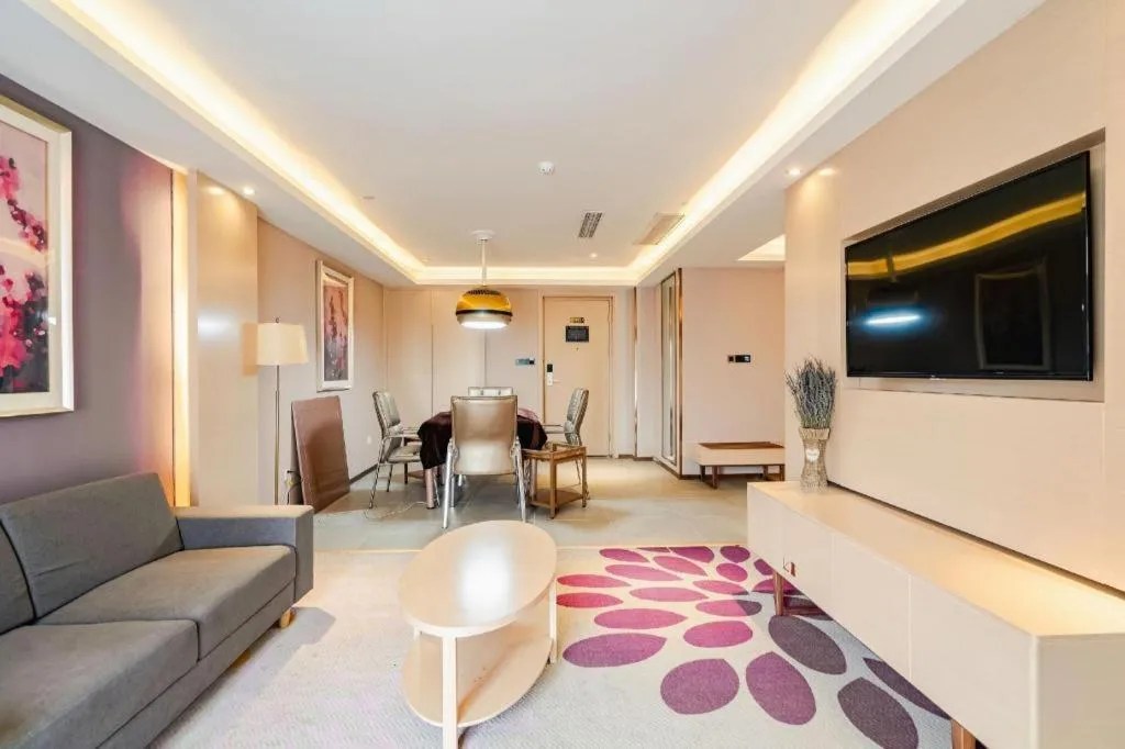 Lavande Hotel Wuhan Houhu Avenue Xingye Road