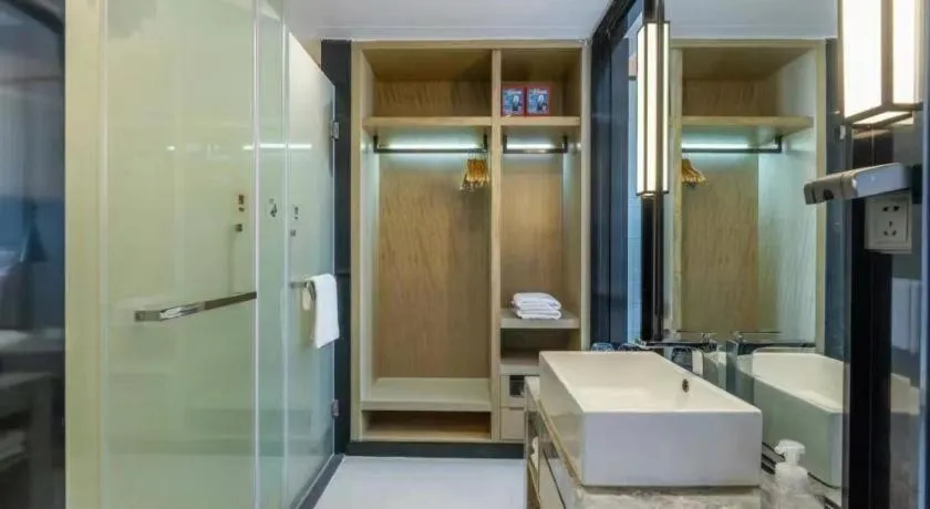 Echarm Hotel Wuhan Changjiang New District Gaoche Metro Station