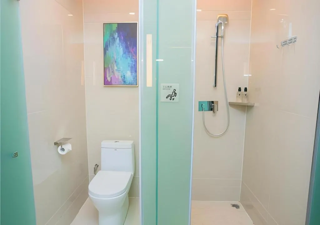 Echarm Hotel Wuhan Changjiang New District Gaoche Metro Station