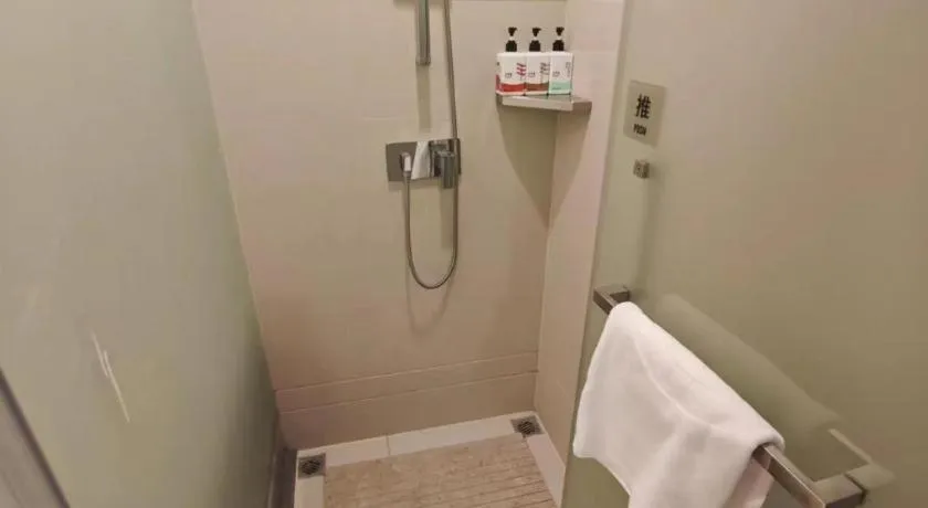 Echarm Hotel Wuhan Changjiang New District Gaoche Metro Station