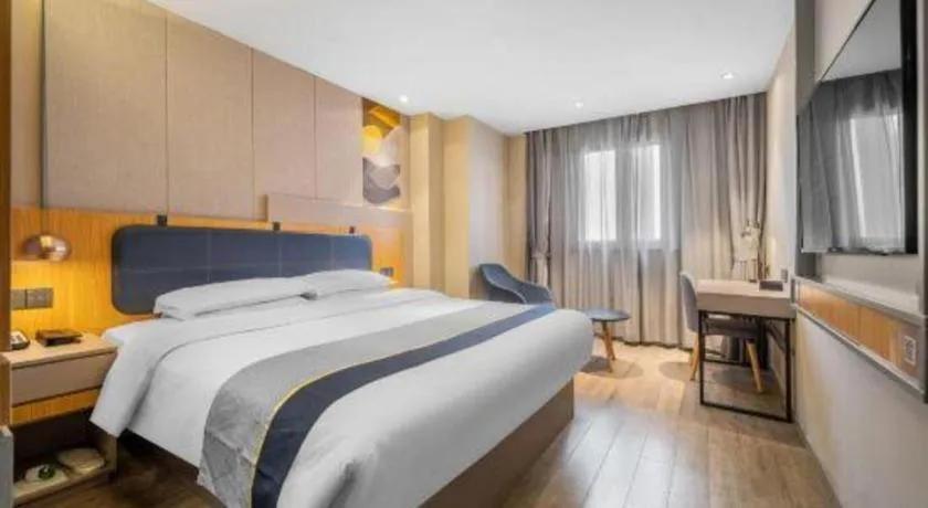 Bed in City Comfort Inn Hotel Wuhan Optics Valley Square Metro Station Zhongnan Minzu University