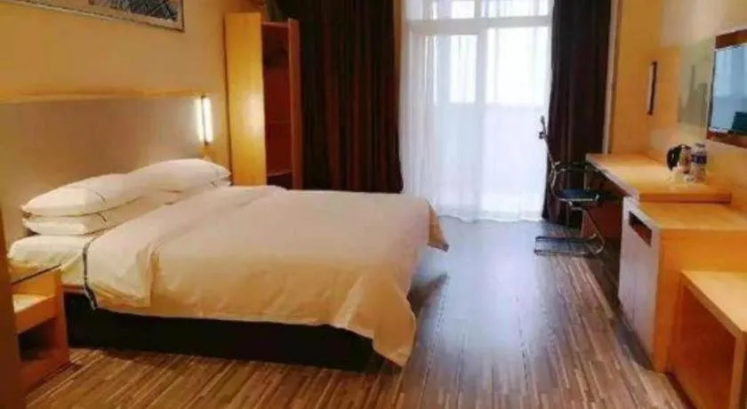Bed in City Comfort Inn Hotel Wuhan Optics Valley Square Metro Station Zhongnan Minzu University