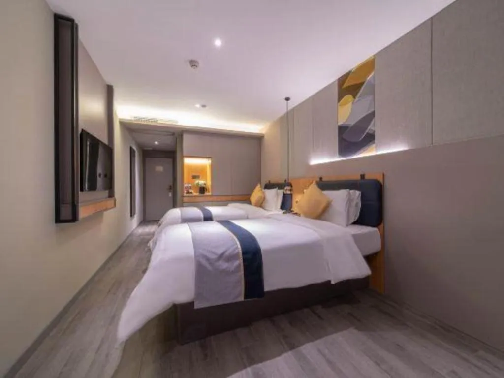 Bed in City Comfort Inn Hotel Wuhan Optics Valley Square Metro Station Zhongnan Minzu University