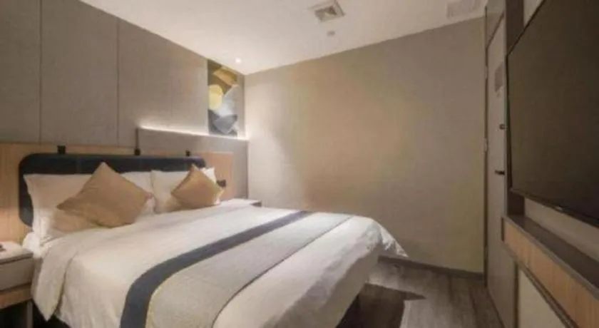 Bed in City Comfort Inn Hotel Wuhan Optics Valley Square Metro Station Zhongnan Minzu University