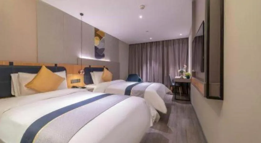 Bed in City Comfort Inn Hotel Wuhan Optics Valley Square Metro Station Zhongnan Minzu University