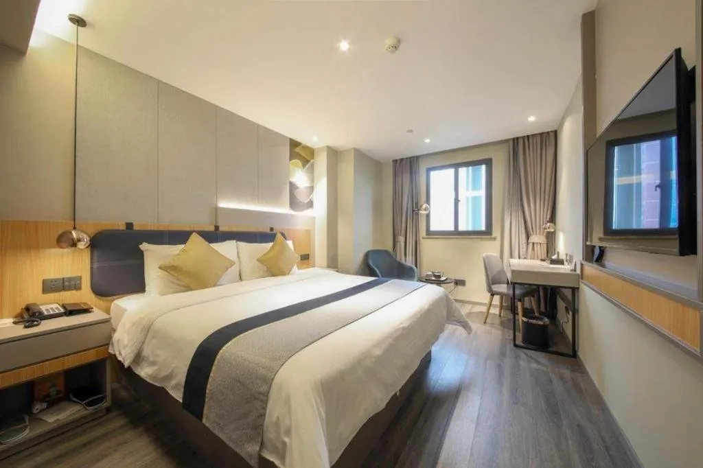 Bed in City Comfort Inn Hotel Wuhan Optics Valley Square Metro Station Zhongnan Minzu University