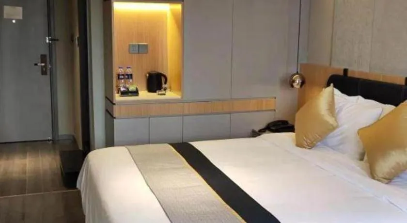 Bed in City Comfort Inn Hotel Wuhan Optics Valley Square Metro Station Zhongnan Minzu University