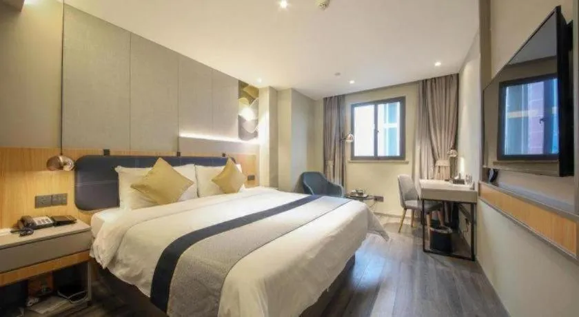 Bed in City Comfort Inn Hotel Wuhan Optics Valley Square Metro Station Zhongnan Minzu University