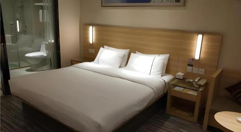 Bed in City Comfort Inn Wuhan Wangjiawan Yulong Road Metro Station