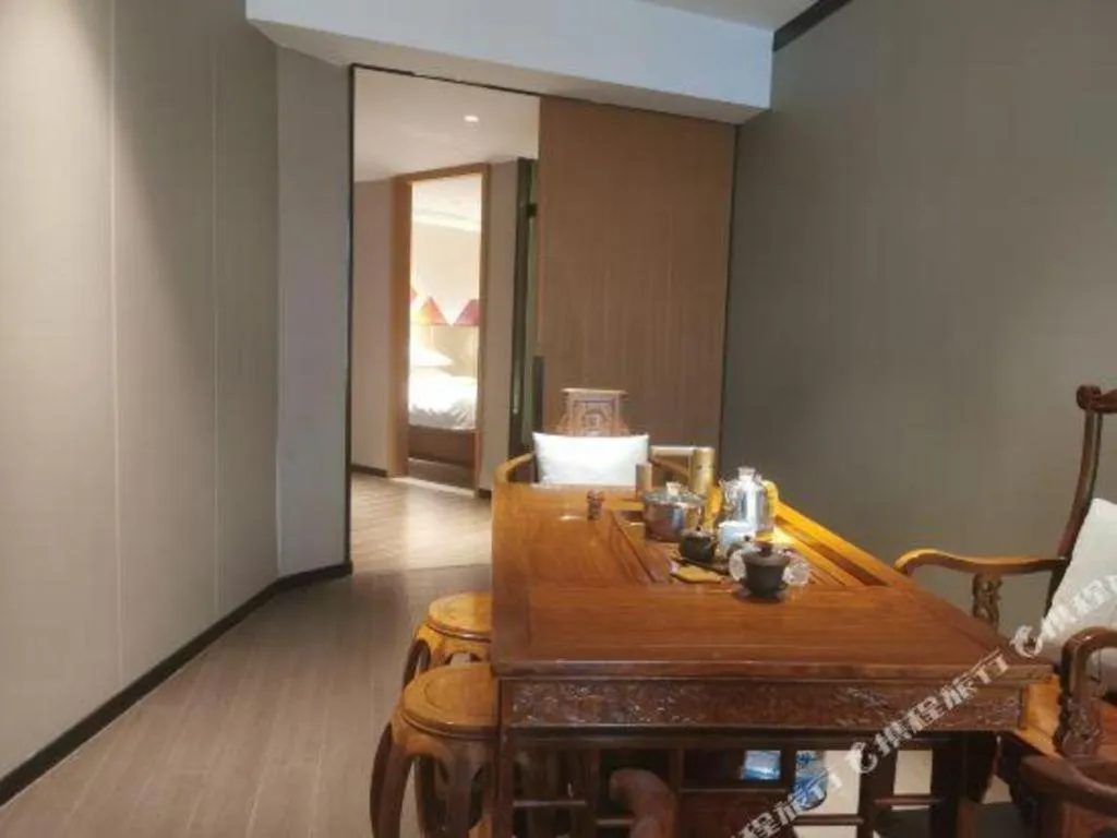 Borrman Hotel Guangzhou Quzhuang Metro Station