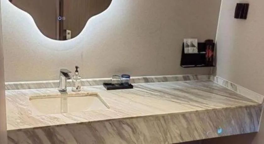 Borrman Hotel Guangzhou Quzhuang Metro Station