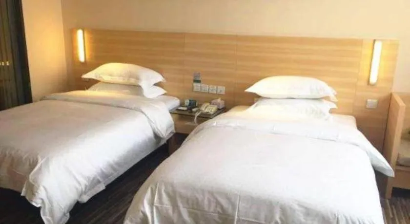 Bed in City Comfort Inn Guangzhou Zhongluotan Culture Square