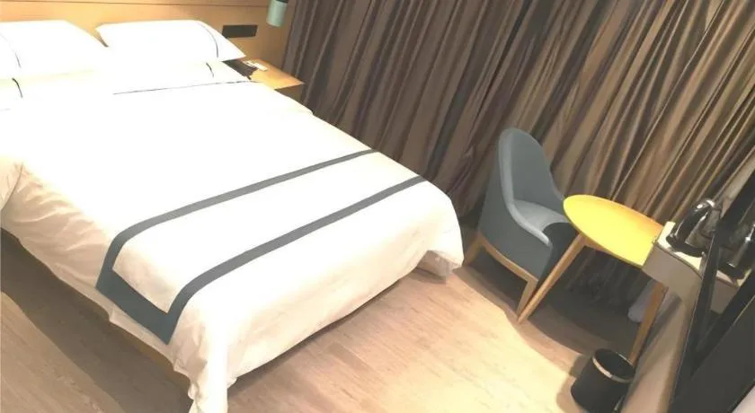 Bed in City Comfort Inn Guangzhou Shisanhang Shachong Metro Station