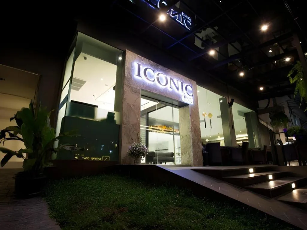 Iconic Hotel