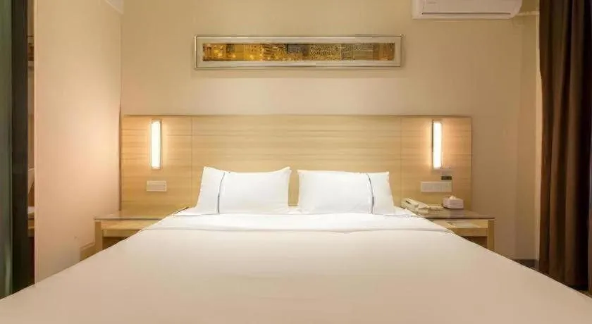 Bed in City Comfort Inn Wuhan Jiefang Avenue Xinrong Light Rail Station